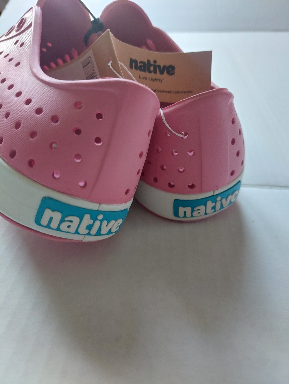 New NATIVE Sneakers Sz 7 Pink Shoes Comfort. (D) - Picture 3 of 5